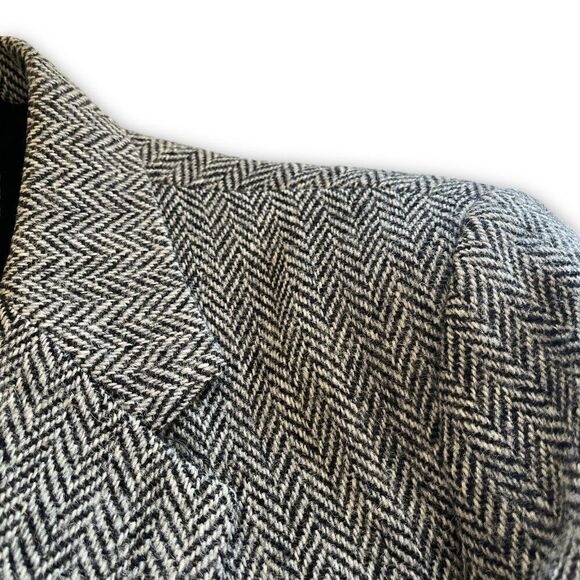 Vintage 1960s Harris Tweed Sport Coat Gray Herringbone Jacket 42R Scottish - Picture 3 of 9